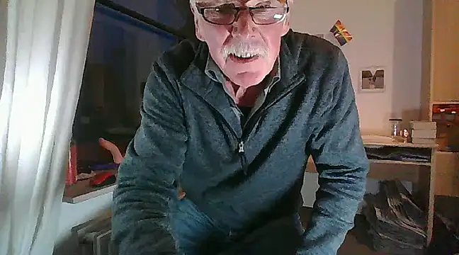 Snapshot of super-snoopy chatting on 01/21/25, 04:05 super-snoopy online show from 01/21/25, 04:05