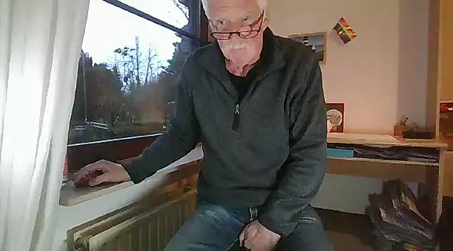 Snapshot of super-snoopy chatting on 01/26/25, 03:25 super-snoopy online show from 01/26/25, 03:25