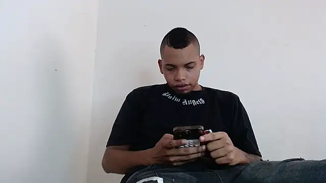 Snapshot of drako_monster chatting on 04/19/26, 05:45 drako monster online show from 04/19/26, 05:45