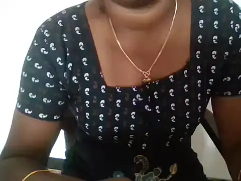 Tamilmallu-duskygirl03 online show from 10/25/25, 08:11