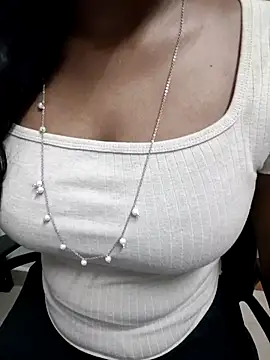 Tamilmallu-duskygirl03 online show from 03/05/26, 01:40