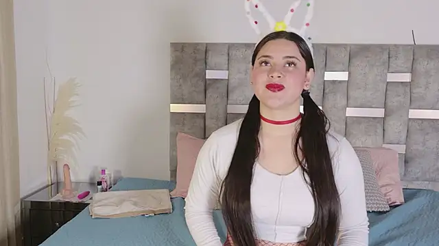 JulietaTorres  online show from 11/06/25, 03:51