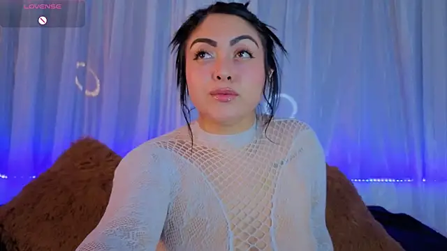 Victoria Jonhss online show from 04/02/26, 01:58