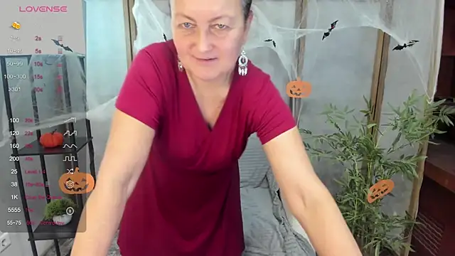 hottyannaa online show from 10/31/25, 03:51