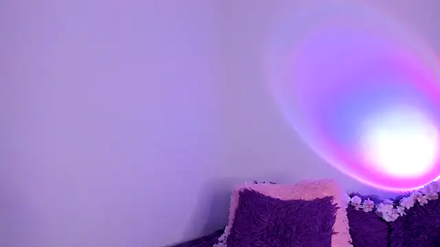 HeidyRousse online show from 12/19/25, 10:00