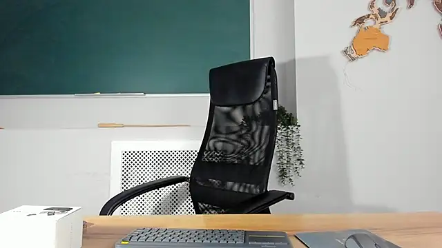 ClaireMathis online show from 04/17/26, 02:42