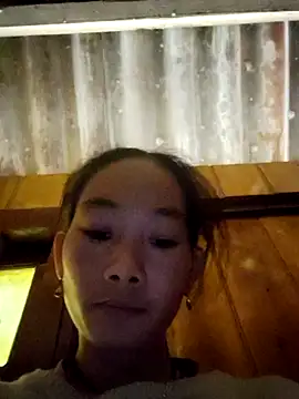 gio-thu online show from 10/23/25, 02:22