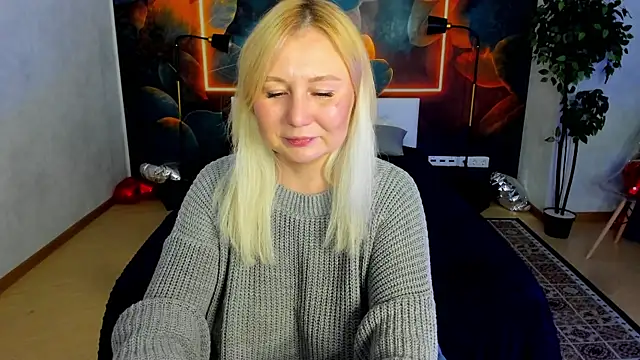 scent  of woman online show from 05/22/26, 01:02