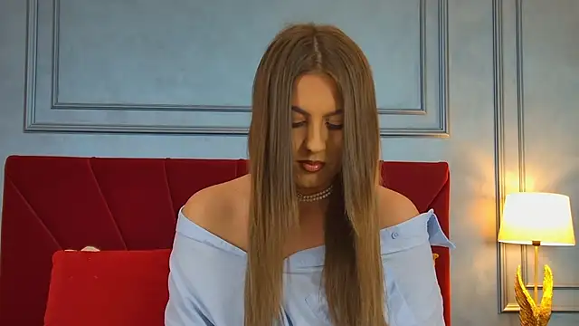 Hazellynn online show from 10/10/25, 05:17