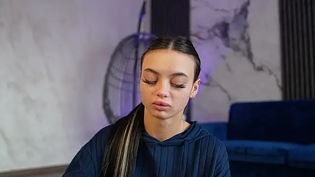 RachelRavee online show from 03/16/26, 05:13