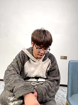 Snapshot of KK-cuteboy chatting on 11/09/25, 11:08 KK-cuteboy online show from 11/09/25, 11:08