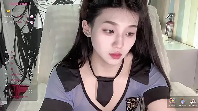 QiQi-779 online show from 11/09/25, 11:41