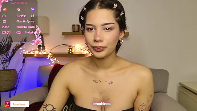 LoraShines online show from 01/18/26, 06:44