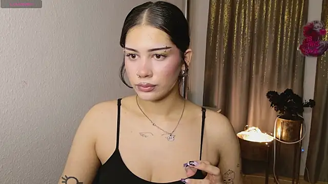 LoraShines online show from 03/19/26, 06:34