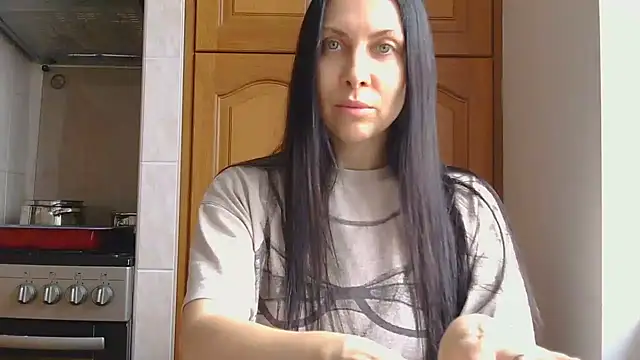 Snapshot of Olivarra chatting on 02/23/26, 10:34 Olivarra online show from 02/23/26, 10:34