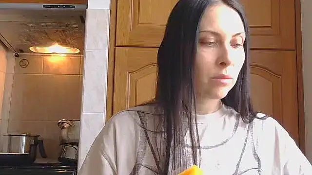 Snapshot of Olivarra chatting on 03/02/26, 08:21 Olivarra online show from 03/02/26, 08:21