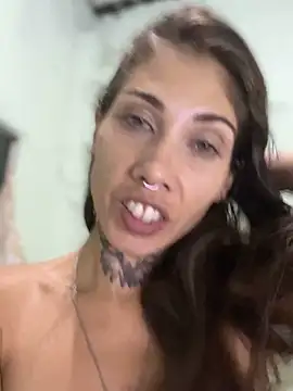 Snapshot of casalskunk chatting on 10/21/25, 12:55 casalskunk online show from 10/21/25, 12:55