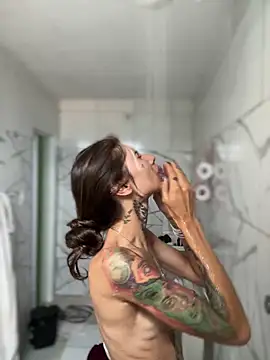 Snapshot of casalskunk chatting on 12/21/25, 11:39 casalskunk online show from 12/21/25, 11:39