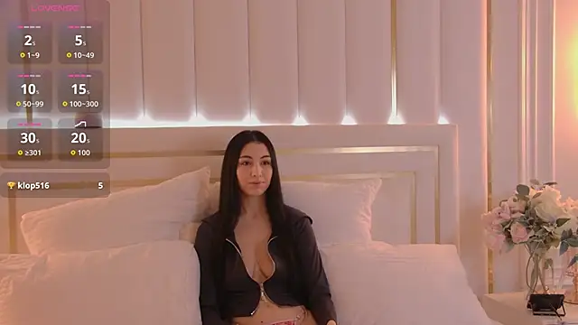 BettyLeen online show from 10/09/25, 03:37