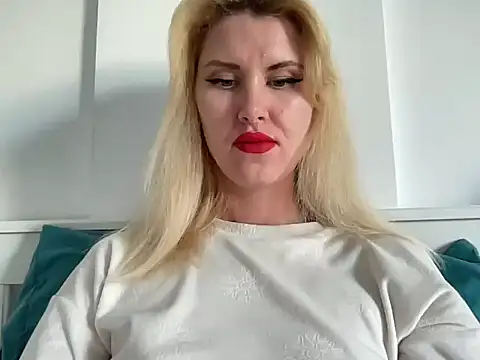 Snapshot of Ilymaris chatting on 02/22/26, 11:42 Ilymaris online show from 02/22/26, 11:42