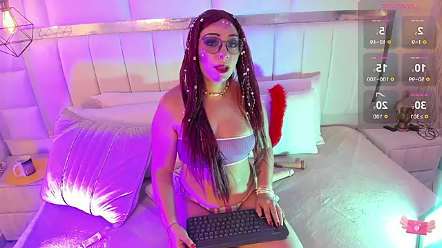  nicole moon online show from 10/31/25, 01:34