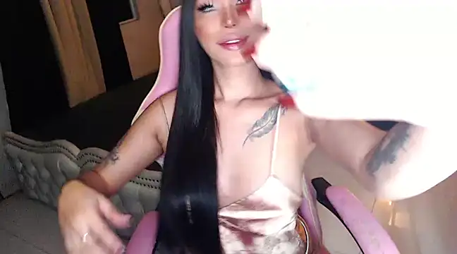 Snapshot of Maria_Bigcock chatting on 12/24/24, 05:44 Maria Bigcock online show from 12/24/24, 05:44