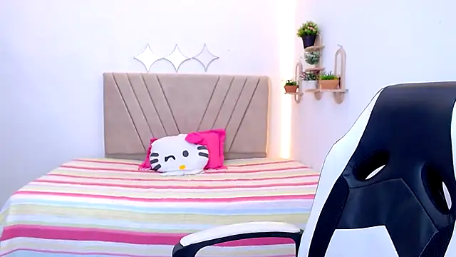 zara cute online show from 05/25/26, 12:11