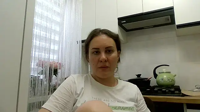 Snapshot of MeadowEyes chatting on 06/29/26, 04:40 MeadowEyes online show from 06/29/26, 04:40