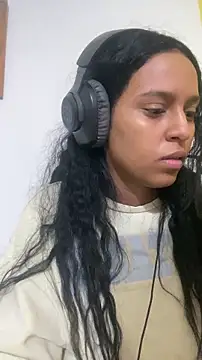 Snapshot of thepicis chatting on 10/23/25, 11:46 thepicis online show from 10/23/25, 11:46