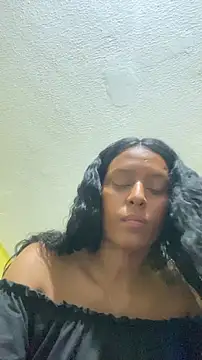 Snapshot of thepicis chatting on 10/28/25, 11:51 thepicis online show from 10/28/25, 11:51