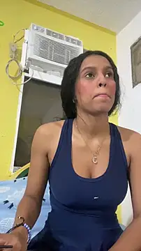 Snapshot of thepicis chatting on 11/10/25, 01:04 thepicis online show from 11/10/25, 01:04