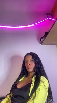 Snapshot of thepicis chatting on 11/11/25, 12:10 thepicis online show from 11/11/25, 12:10