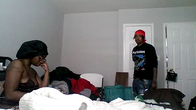 Snapshot of dezzidavill chatting on 02/14/26, 03:53 dezzidavill online show from 02/14/26, 03:53