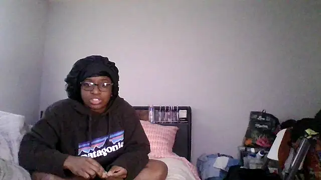 Snapshot of dezzidavill chatting on 02/22/26, 04:27 dezzidavill online show from 02/22/26, 04:27