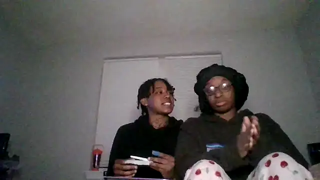 Snapshot of dezzidavill chatting on 02/23/26, 04:32 dezzidavill online show from 02/23/26, 04:32