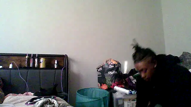 Snapshot of dezzidavill chatting on 02/28/26, 12:17 dezzidavill online show from 02/28/26, 12:17