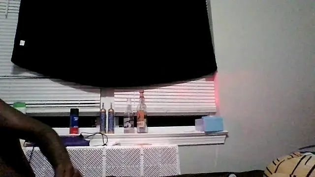 Snapshot of dezzidavill chatting on 07/05/26, 04:19 dezzidavill online show from 07/05/26, 04:19