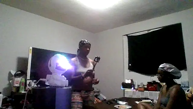 Snapshot of dezzidavill chatting on 07/06/26, 04:31 dezzidavill online show from 07/06/26, 04:31
