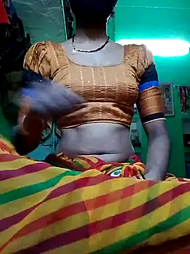 Snapshot of nainshilodhi28 chatting on 11/08/25, 05:18 nainshilodhi28 online show from 11/08/25, 05:18