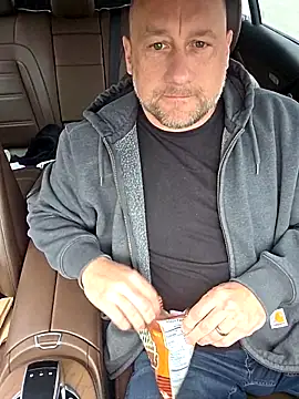 Snapshot of akstr8 chatting on 04/05/26, 09:34 akstr8 online show from 04/05/26, 09:34