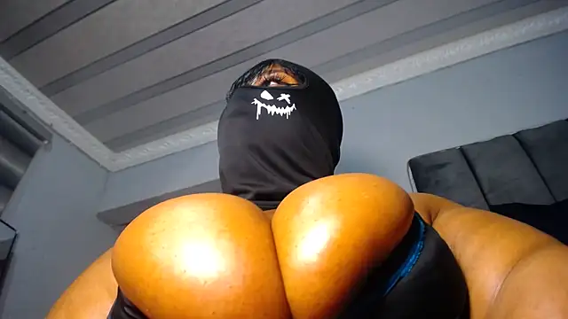 Snapshot of Xpanther_22 chatting on 12/14/25, 02:22 Xpanther 22 online show from 12/14/25, 02:22