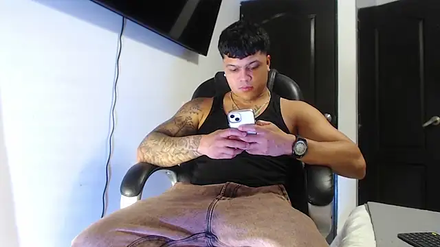 Boyhot 00 online show from 12/16/25, 04:39