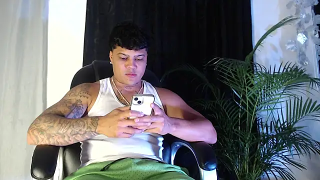 Boyhot 00 online show from 02/01/26, 03:38