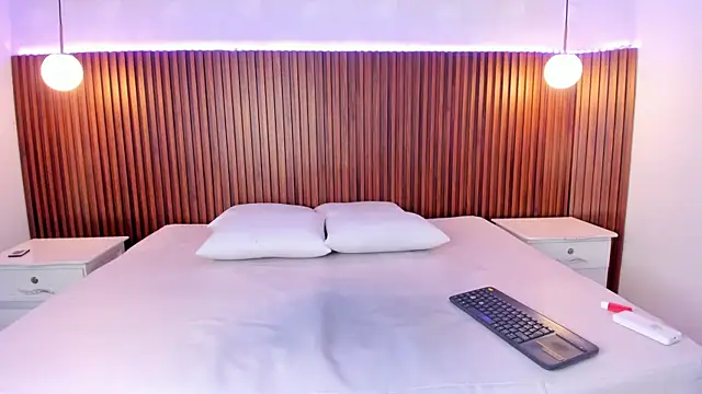 Snapshot of Foxy_Kylie chatting on 11/06/25, 07:59 Foxy Kylie online show from 11/06/25, 07:59