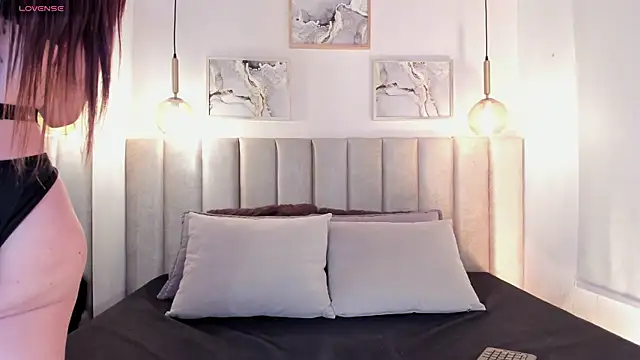 tamara kisses online show from 04/14/26, 07:20