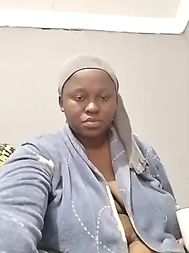 Snapshot of Doooollars chatting on 11/19/25, 10:04 Doooollars online show from 11/19/25, 10:04