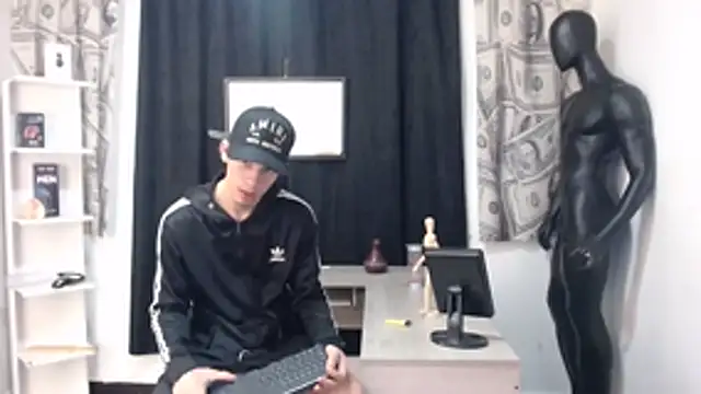 Pride couple online show from 02/24/26, 11:25