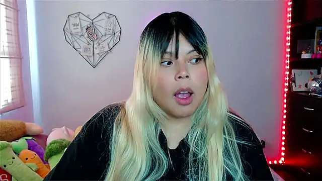 EllieMoonX online show from 11/20/25, 07:35