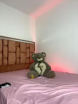 Lucy 699 online show from 11/21/25, 06:45