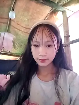 Snapshot of minachao- chatting on 10/27/25, 07:34 minachao- online show from 10/27/25, 07:34